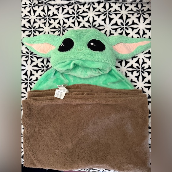 Star Wars The Mandalorian The Child Baby Yoda Grogu Hooded Blanket - Picture 1 of 6